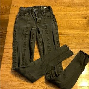 Black distressed skinny jeans